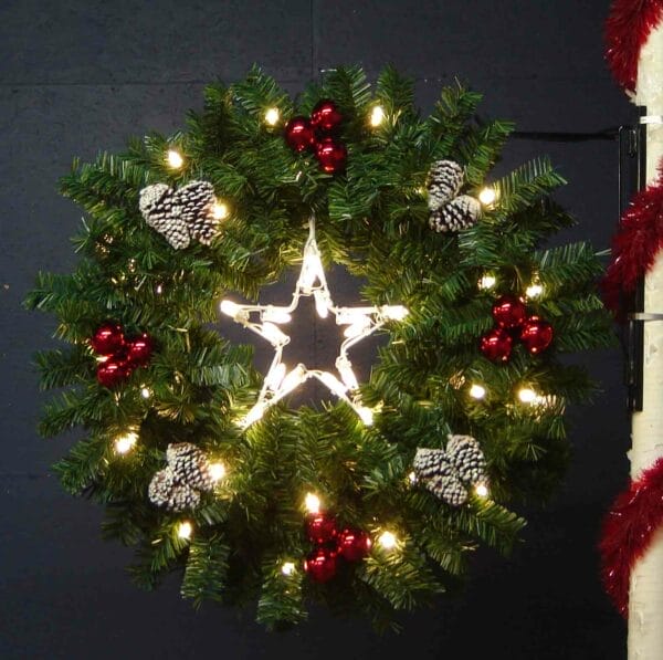 4' Garland Wreath With Star Pole Mount Holiday Light Display